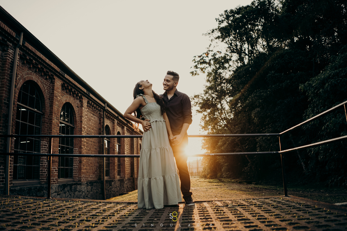 Fotografia de ensaio pré casamento na estação de Paranapiacaba