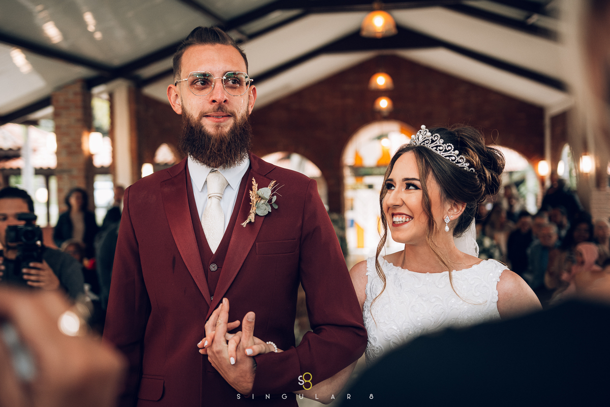 Fotografia de casamento do noivo chorando na cerimônia buffet callegari espaço itália