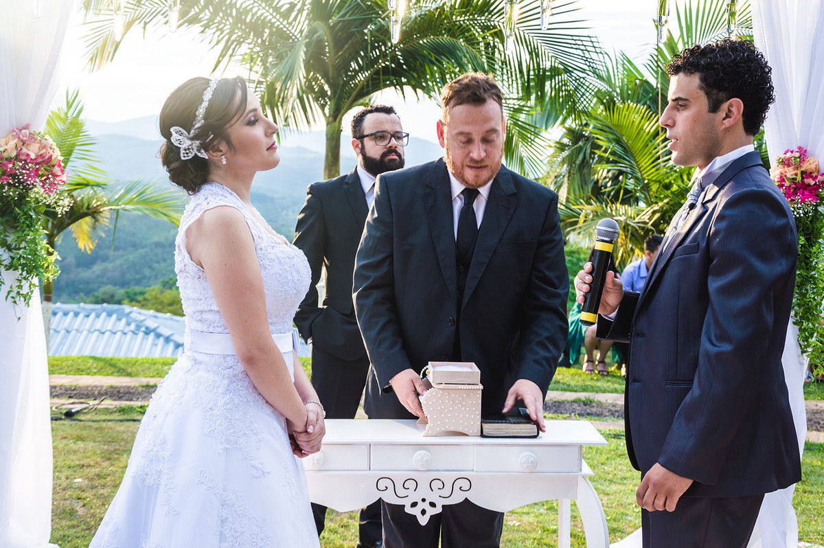 Foto de casamento de dia em Nazaré Paulista