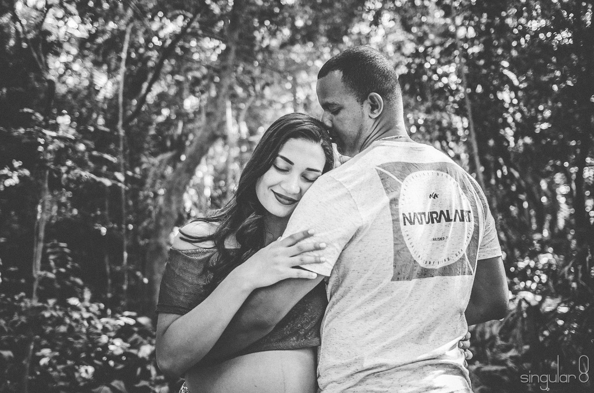 Fotografia de pai participando de ensaio gestante no Parque Trianon