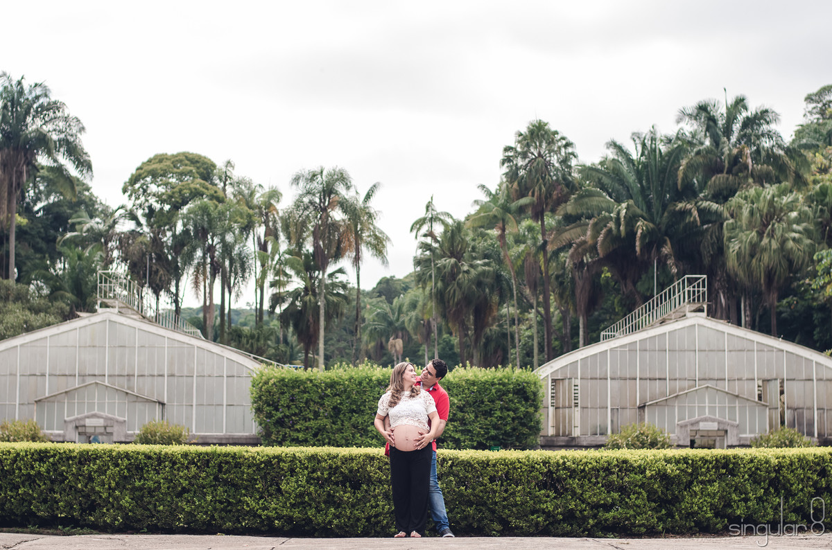 foto de gestante entre estufas do Jardim botânico
