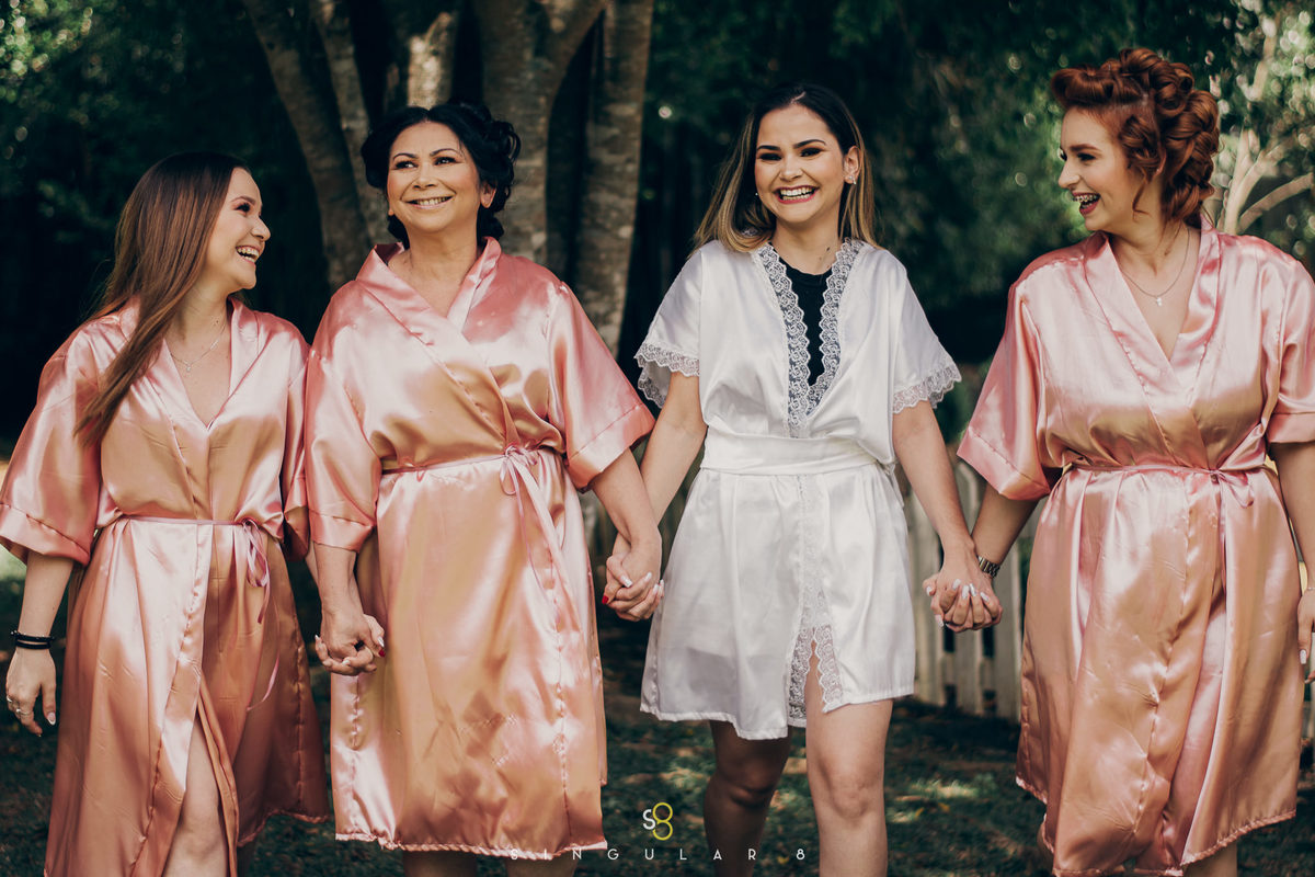 fotografia do casamento com making of das madrinhas no recanto elefante em mairiporã