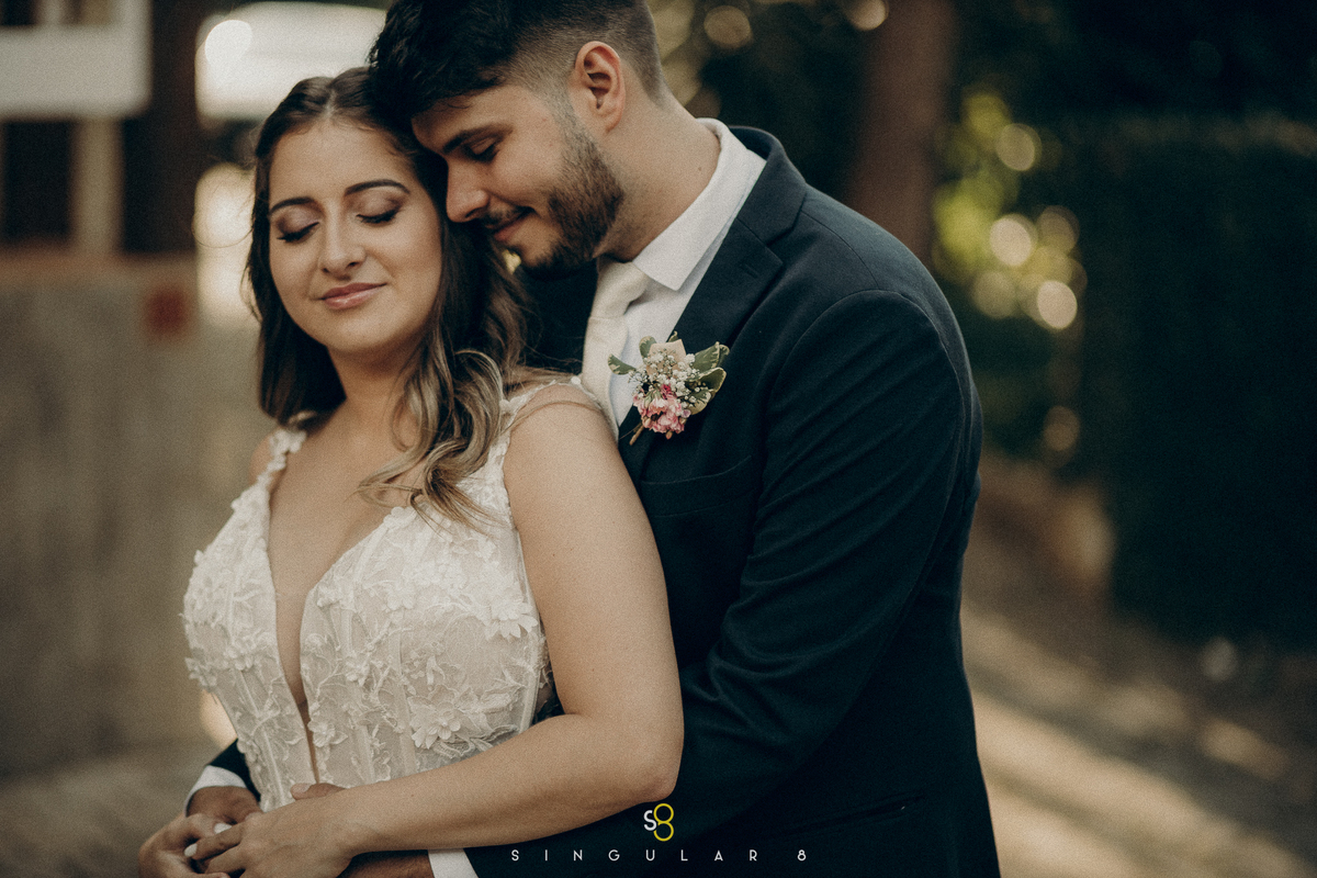 Fotografia de casamento de dia cheio de amor no Recanto Callegari Buffet em Mairiporã