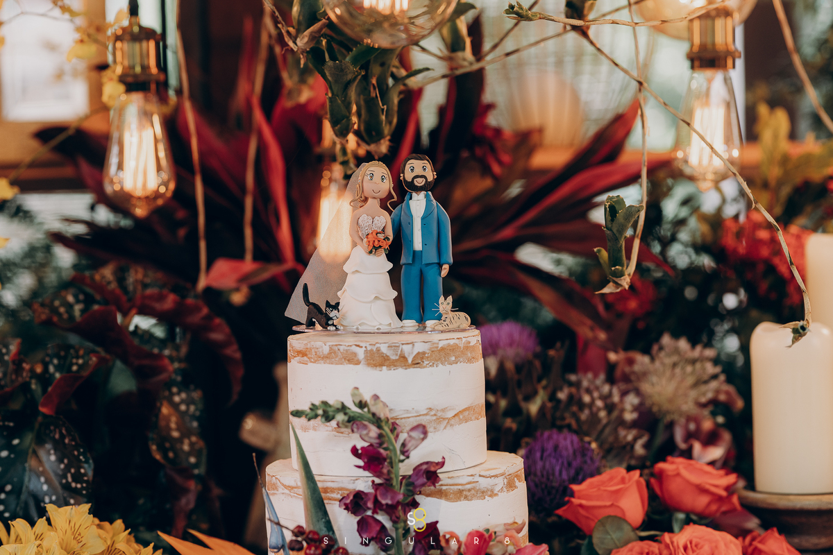 fotografia de bolo de casamento de dia no rancho santa maria mairiporã