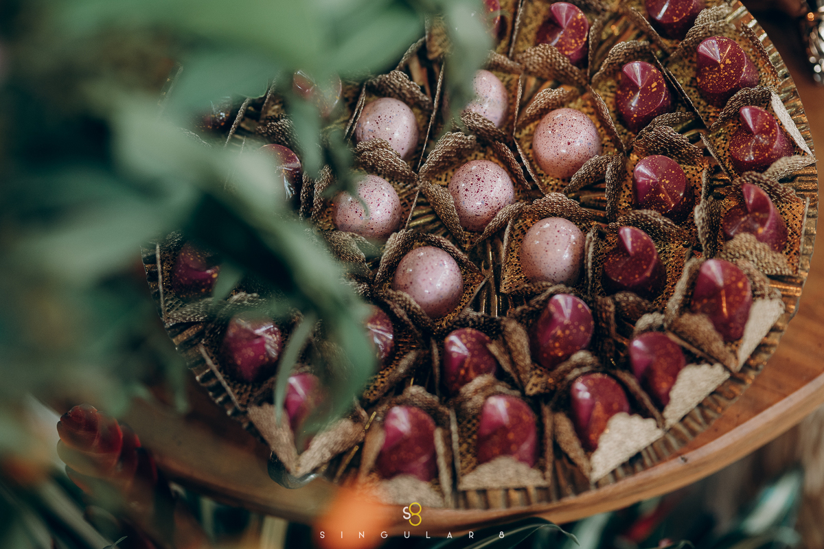 fotografia de doces fino para mesa do bolo para casamentos de dia no rancho santa maria eventos