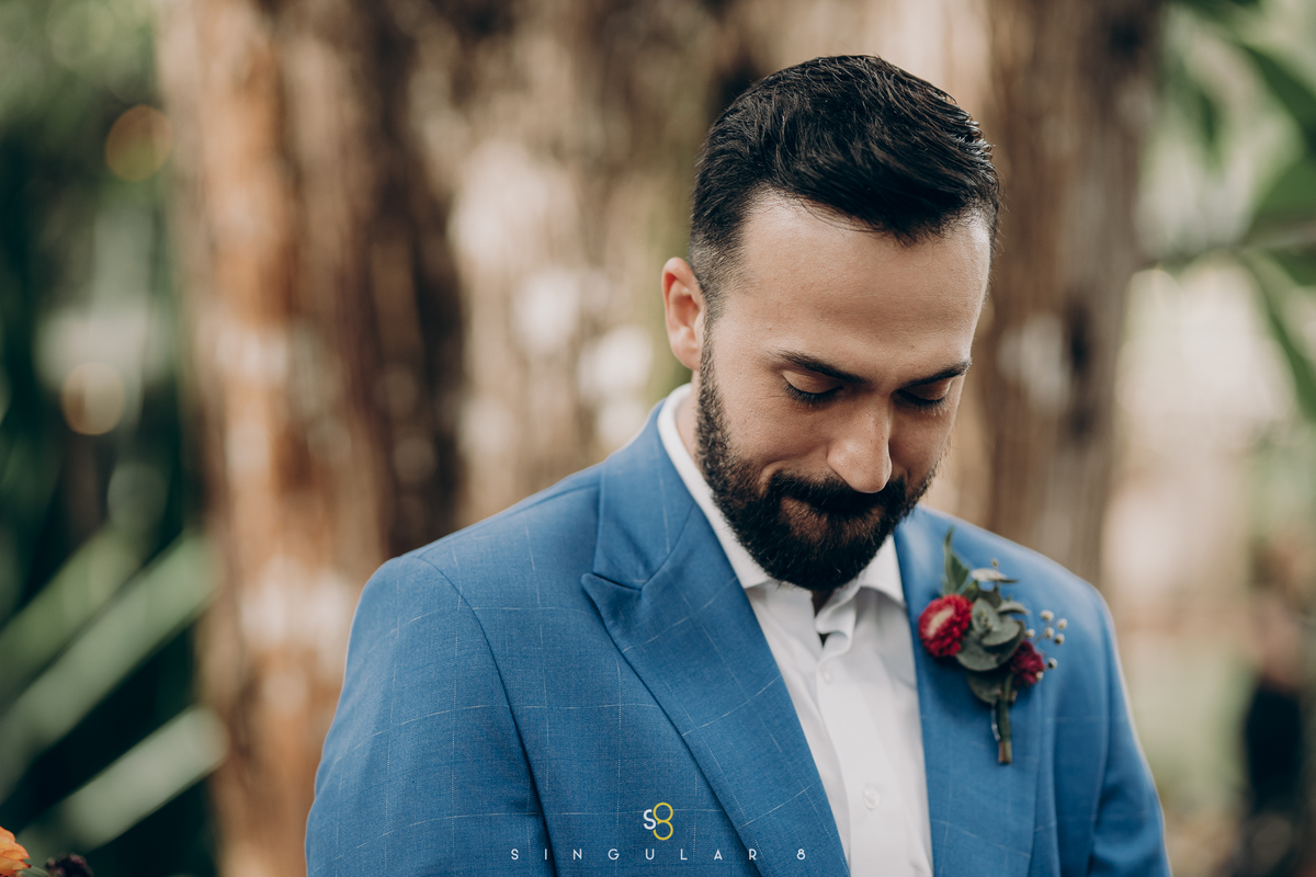 fotografia da reação do noivo em casamento de dia no casa