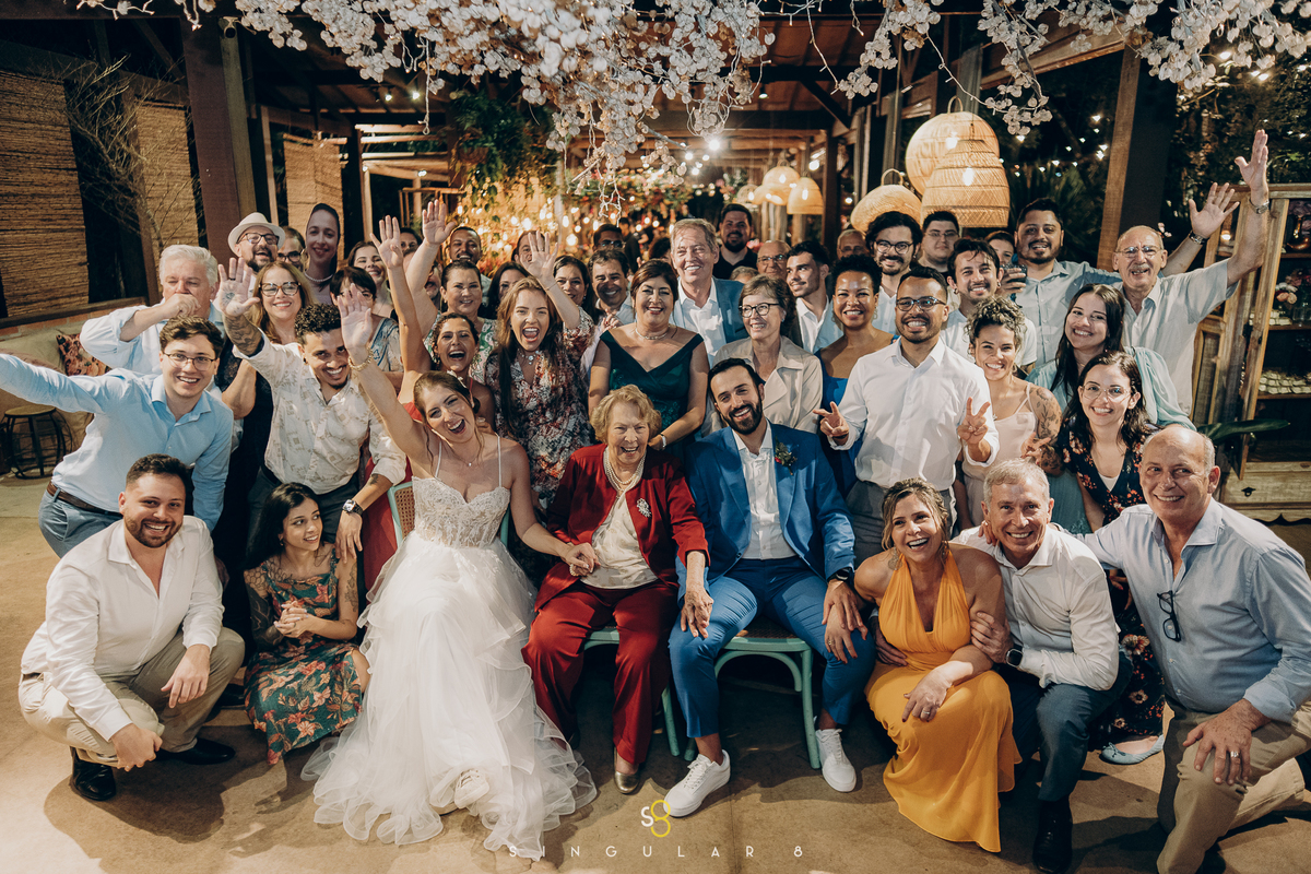 fotografia com todos os convidados do casamento no rancho santa maria eventos