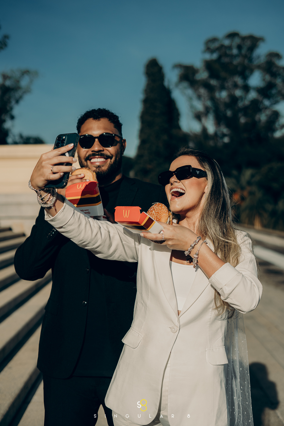 fotografia diferente no nascer do sol ensaio pré casamento museu do ipiranga parque da independência