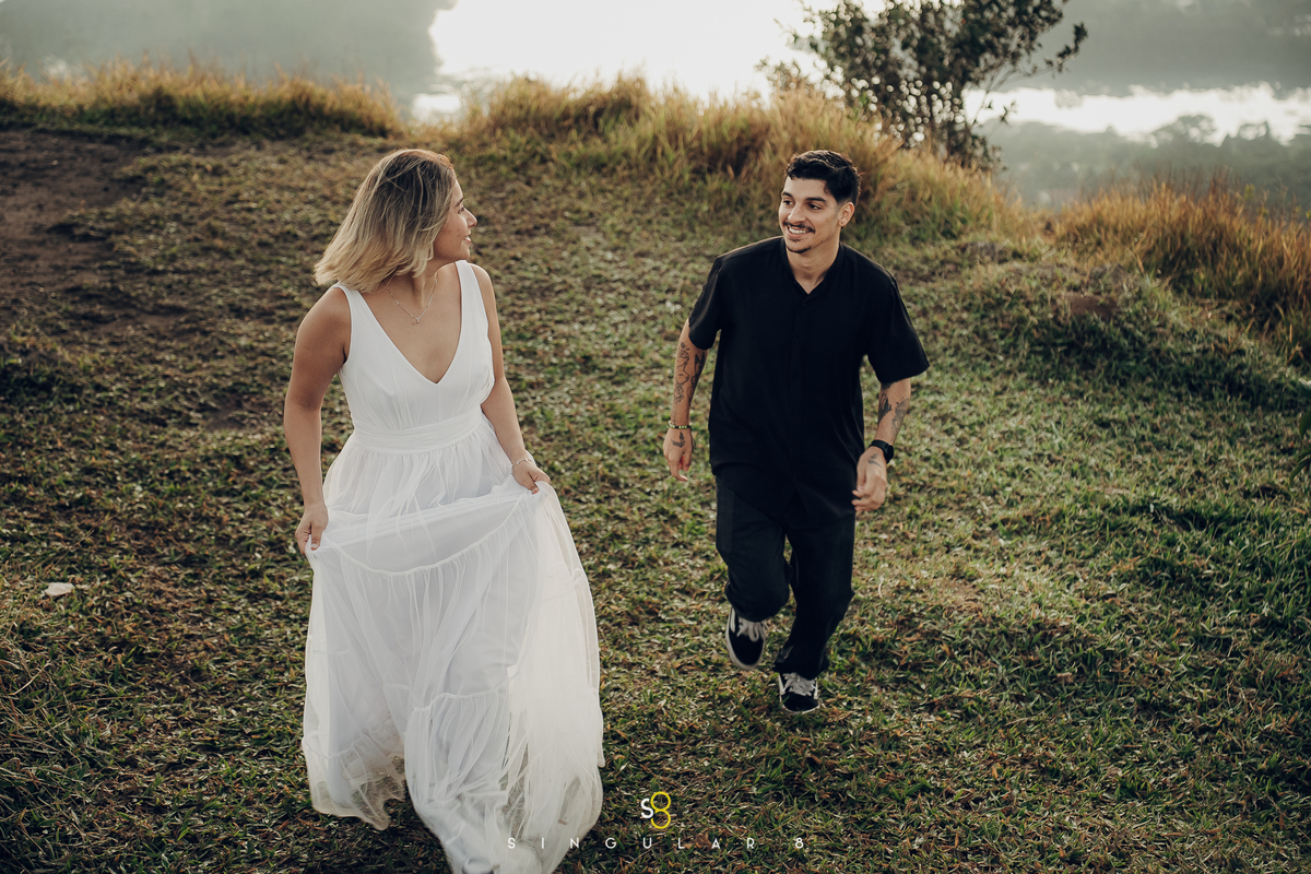 look de casal para ensaio pré casamento wedding nascer do sol do morro do capuava