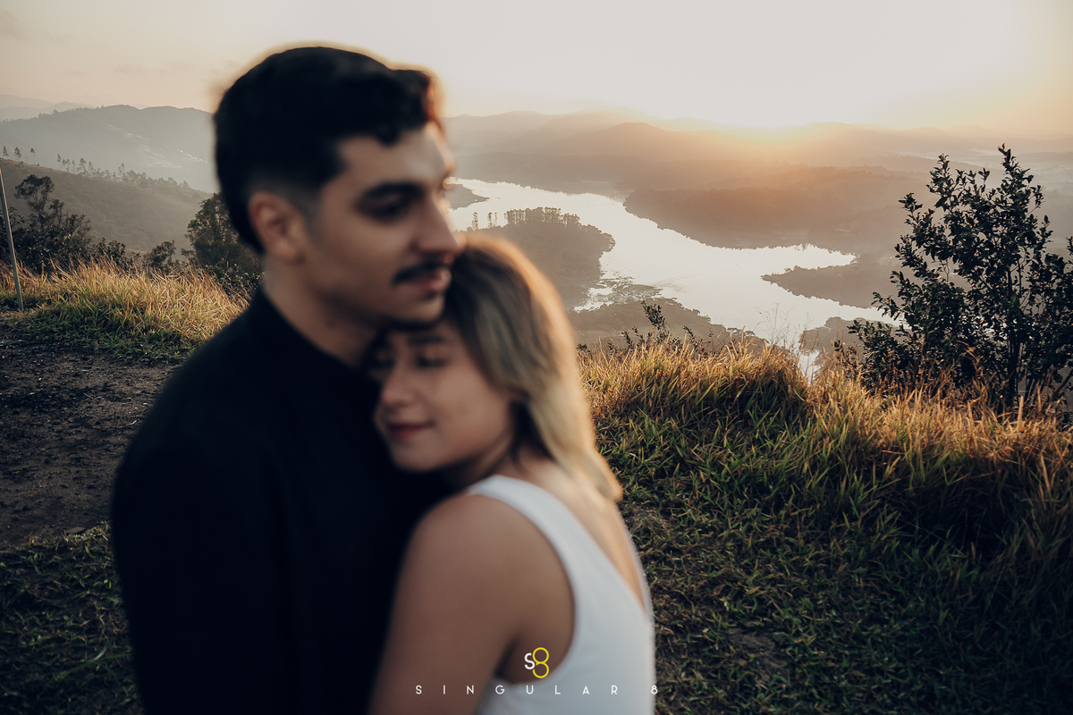 fotogrfia diferente para ensaio pré casamento espontanea nascer do sol do morro do capuava