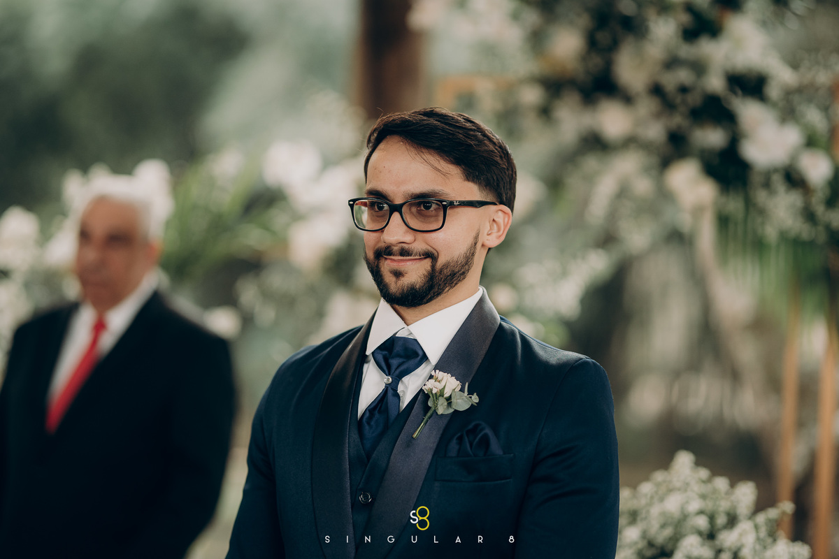 fotografia da reação do noivo na entrada da noiva casamento de dia espaço olinda santa isabel guarulhos