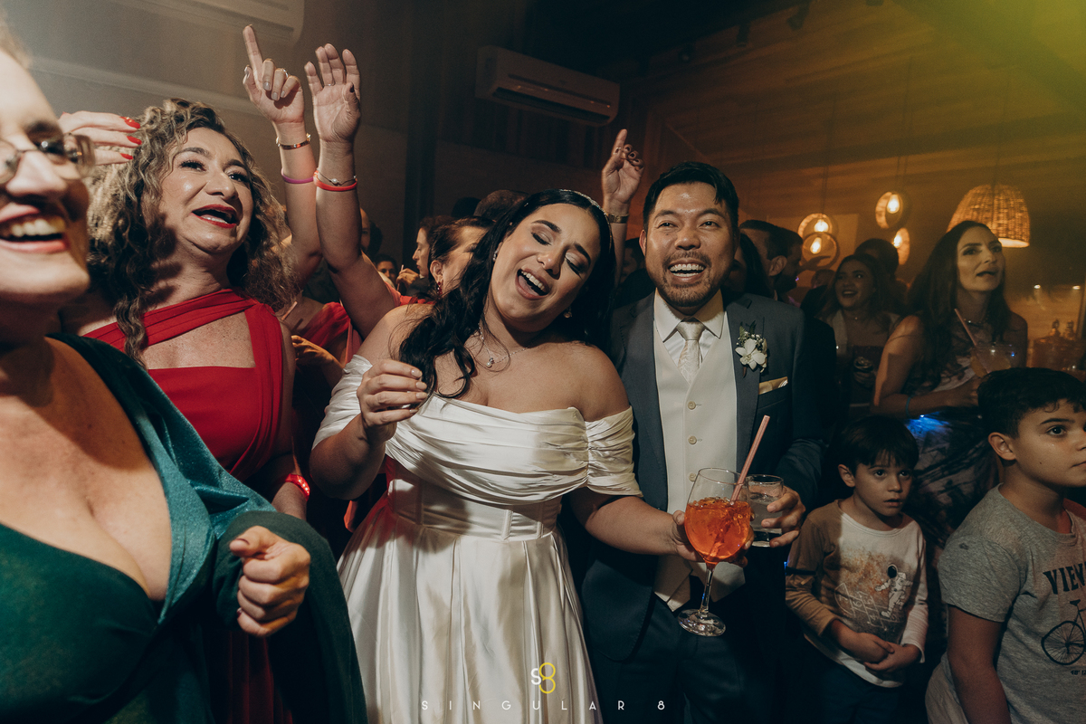 fotografia espontânea de festa de casamento a noite no rancho santa maria