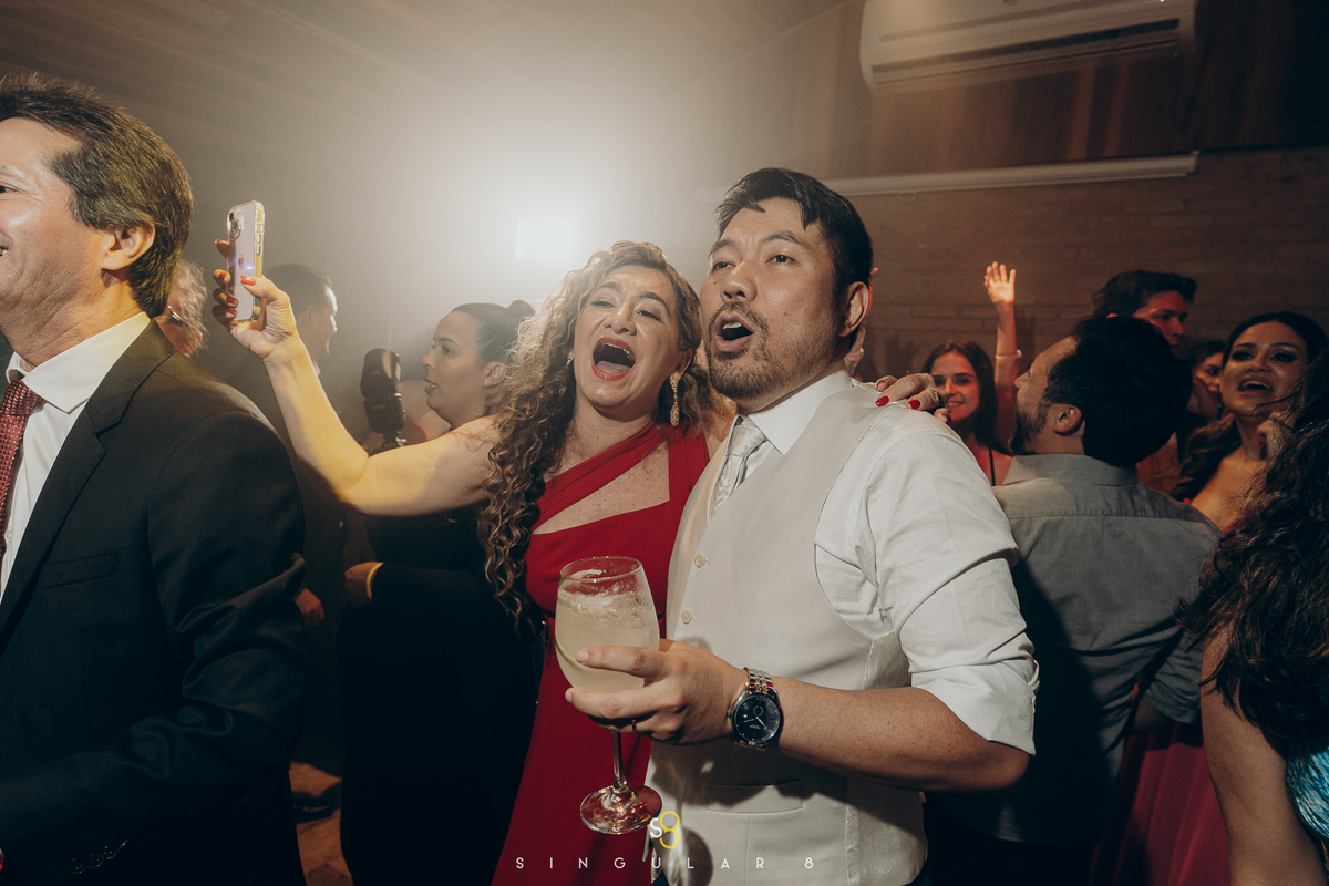 Fotógrafo com estilo diferente e espontâneo para casamento a noite no Rancho Santa Maria