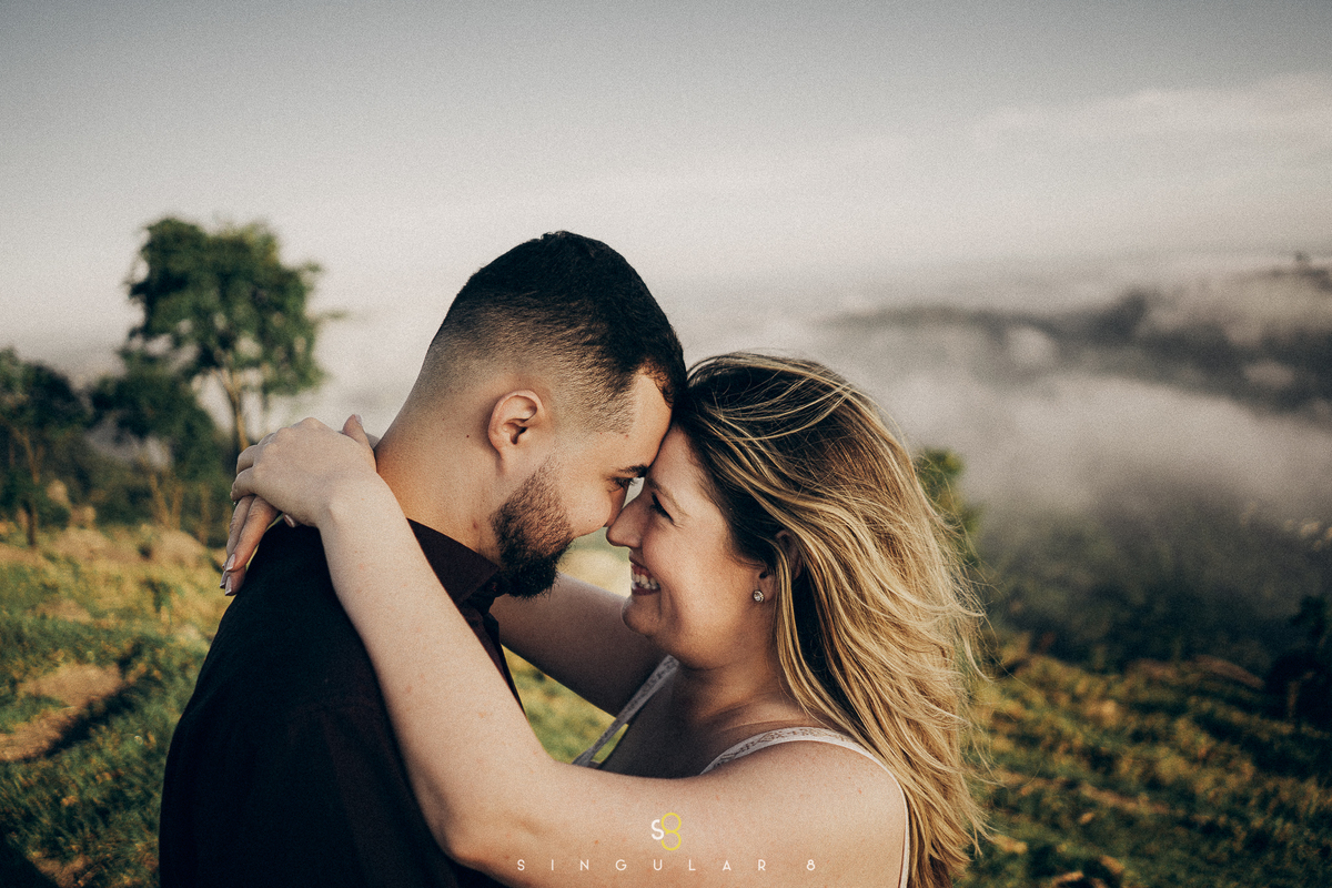 fotógrafo para ensaio pré casamento na montanha no nascer do sol são paulo guarulhos