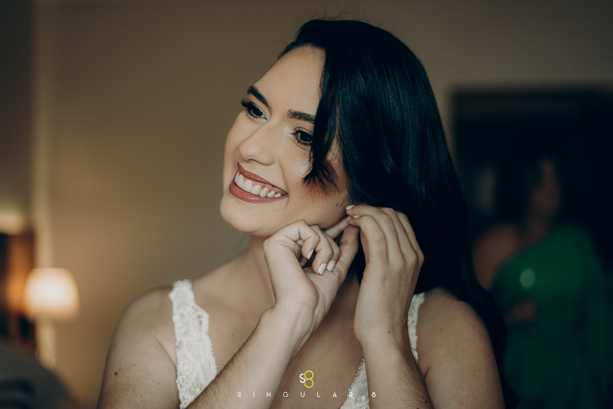 fotografia da noiva no making of maquiagem para casamento de dia chez bisutti lake paradise