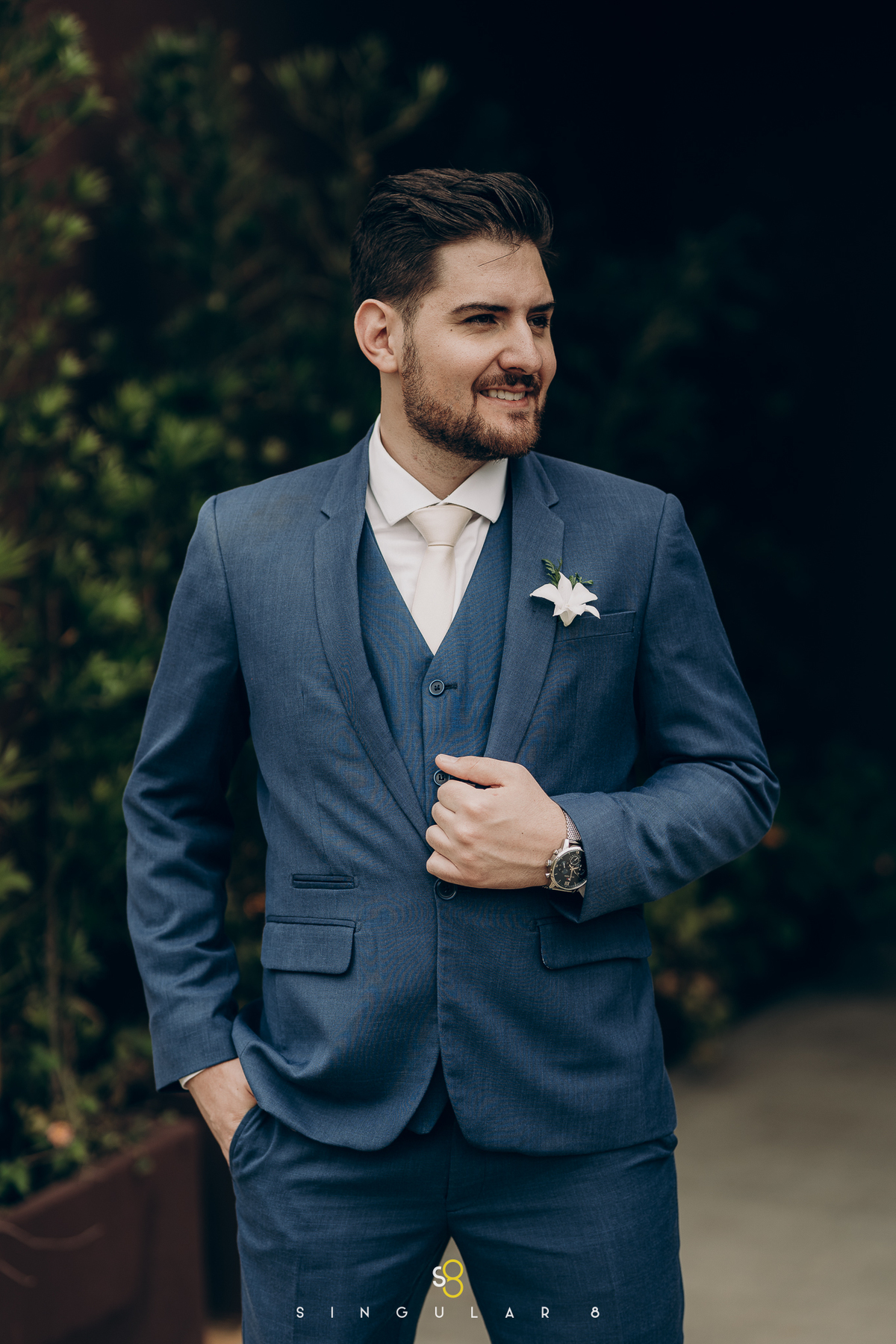 fotografia de making of do noivo chez bisutti lake paradise