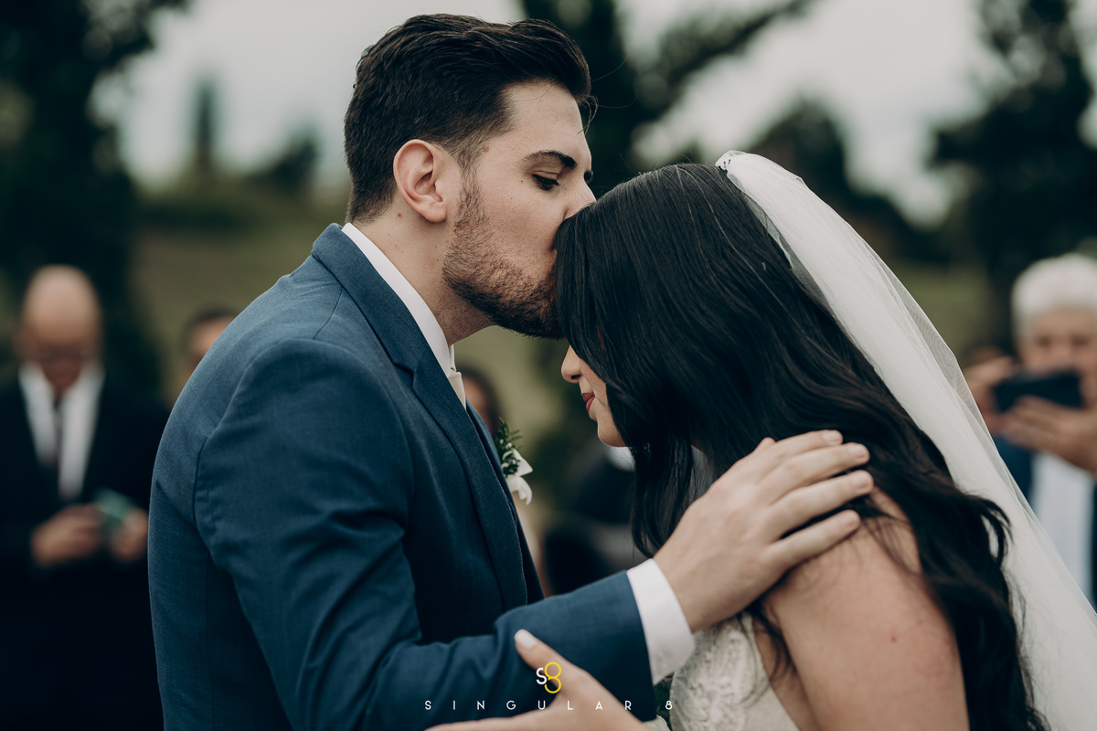 Fotografia de cerimônia de casamento de dia chez bisutti lake paradise