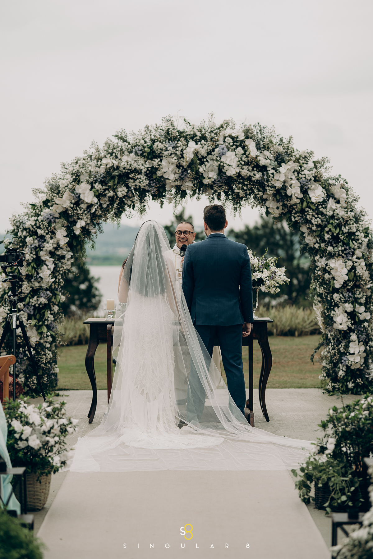 Fotografia de casamento no pôr do sol chez bisutti lake paradise