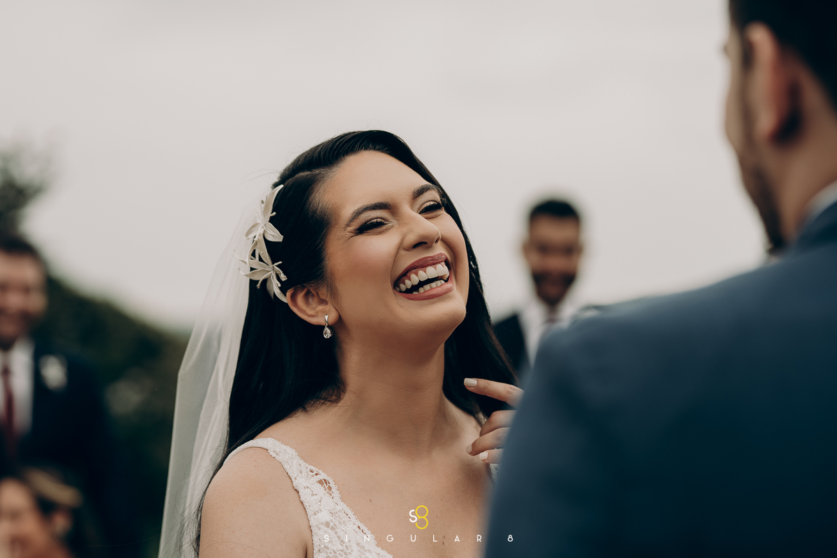 fotografia espontânea na cerimônia de casamento de dia chez bisutti lake paradise
