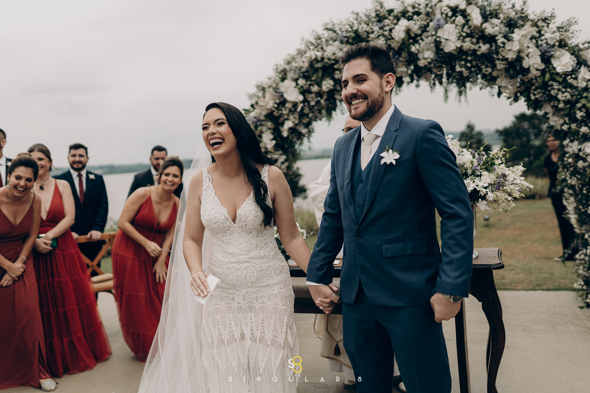 fotógrafo de casamento de dia no chez bisutti lake paradise noiva com vestido de franja