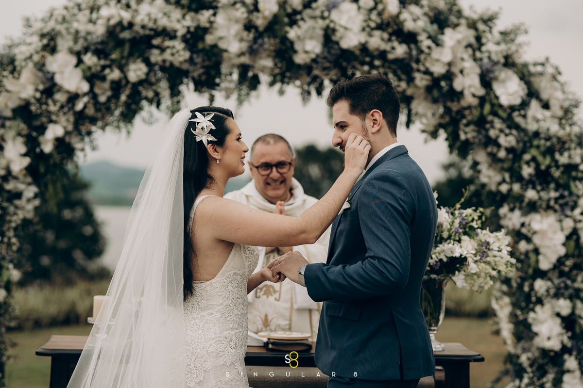 fotógrafo de casamento espontâneo criativo em mogi das cruzes chez bisutti lake paradise