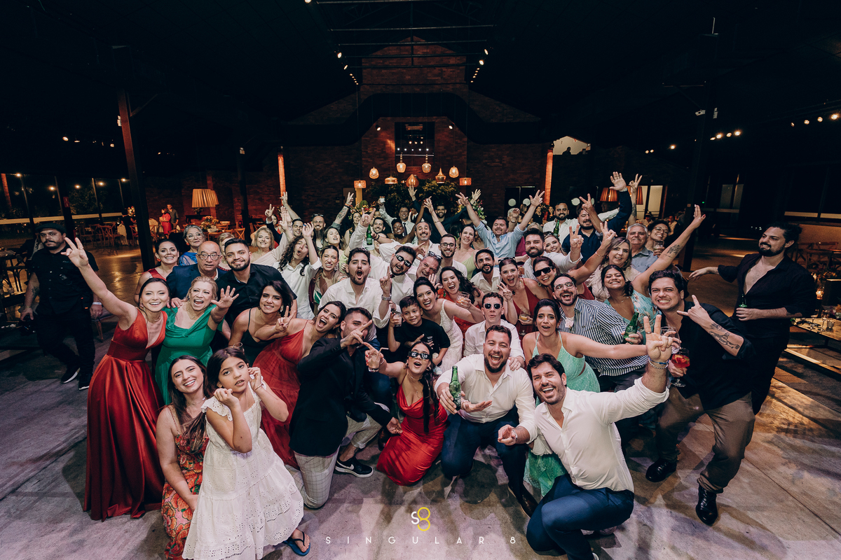 fotografia de festa de casamento diferente espontâneo em mogi das cruzes chez bisutti lake paradise