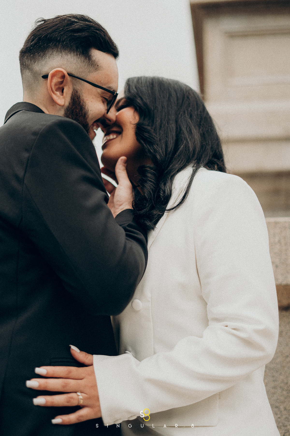 fotografia de ensaio pré casamento com roupas diferentes no meu do ipiranga em são paulo