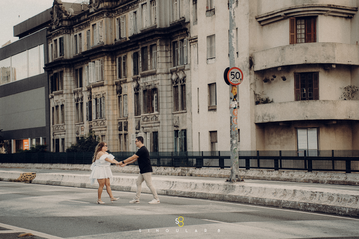 fotografia de ensaio pré casamento no minhocão são paulo