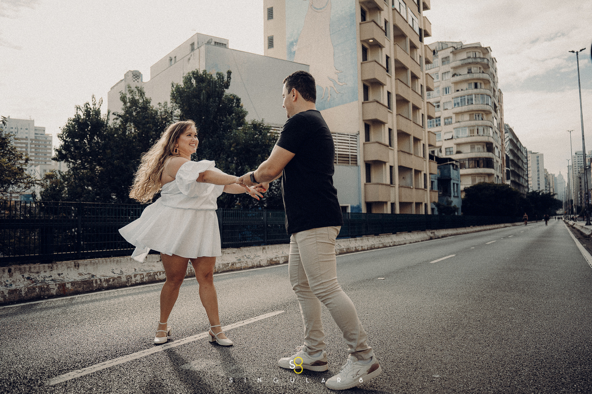 Fotografia de ensaio pré wedding no Minhocão em São Paulo