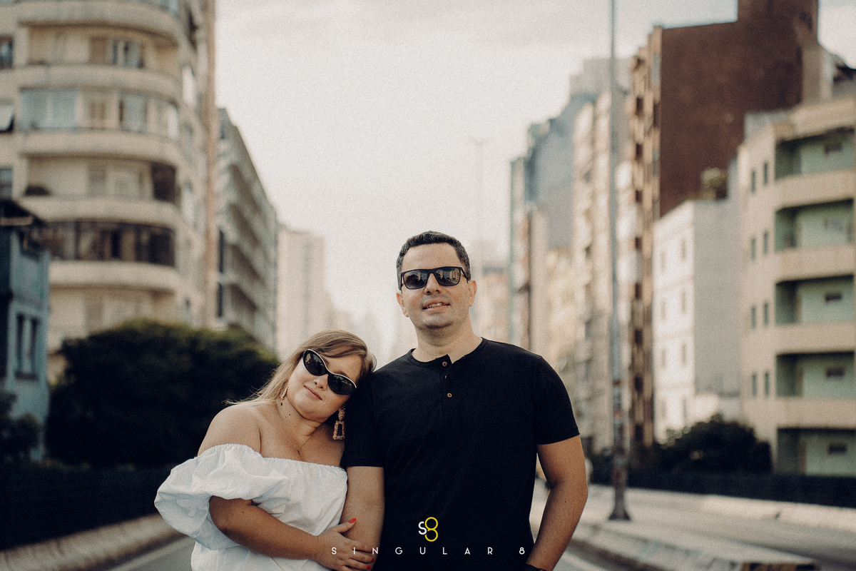 fotos de pré wedding estilo urbano no minhocão em são paulo