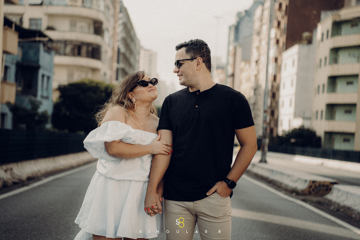 fotógrafo de ensaio pré wedding urbano no minhocão em são paulo
