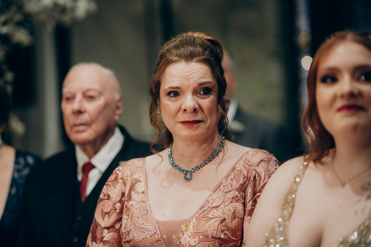 fotografia diferente de madrinhas em casamento a noite  Buffet Tulipas Villa Valentim