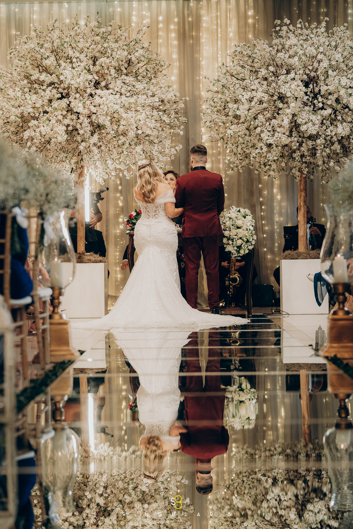 foto criativa de casamento em são paulo cerimônia  Buffet Tulipas Villa Valentim