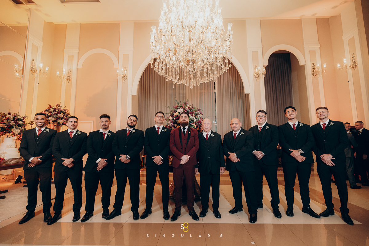 fotos com padrinhos de preto  Buffet Tulipas Villa Valentim