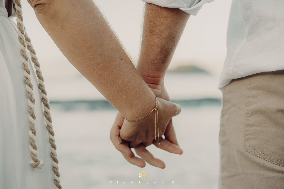 foto criativa de ensaio pré wedding praia são sebastião barra do sahy