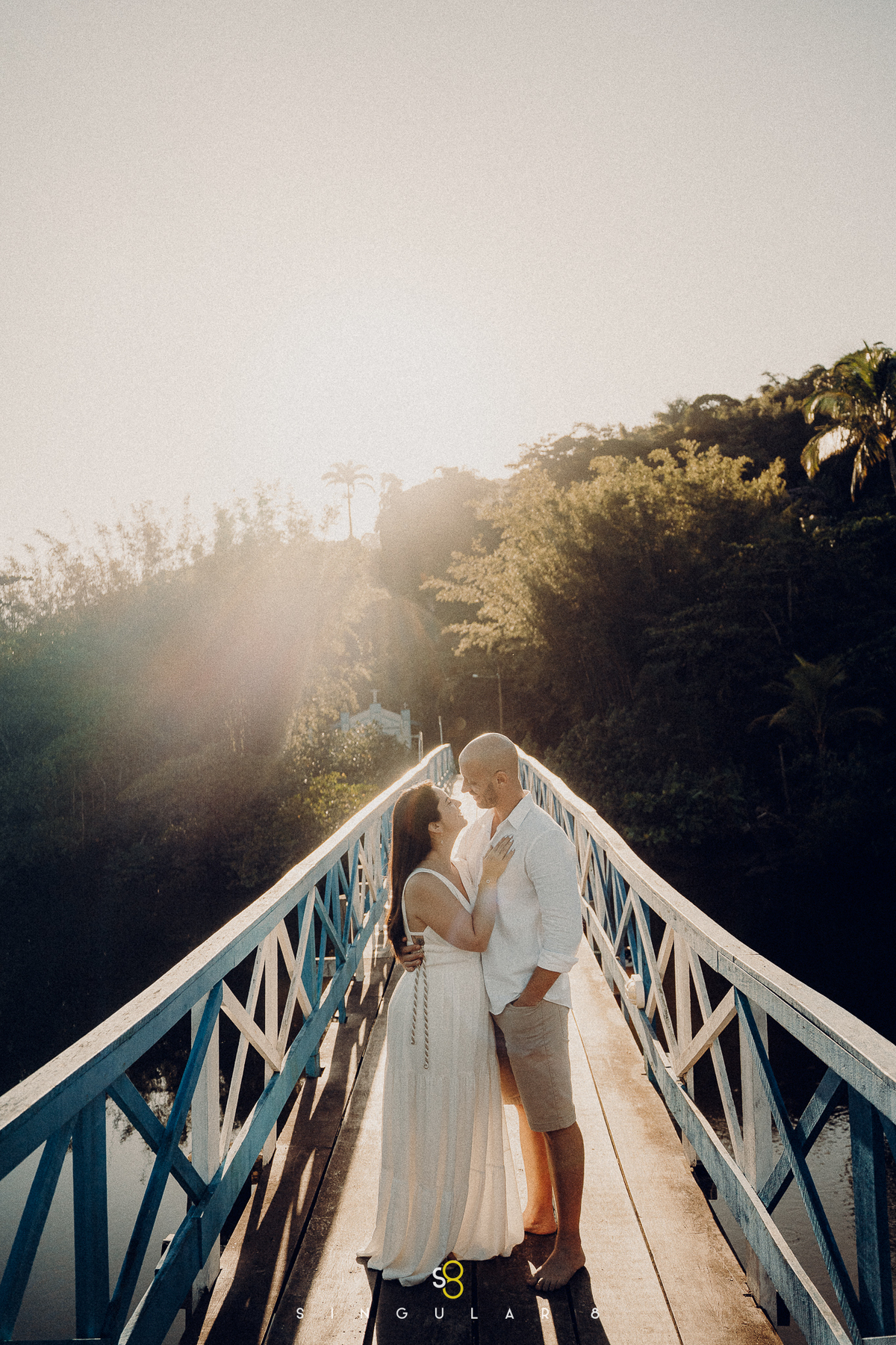 foto de ensaio pré wedding na ponte praia são sebastião barra do sahy