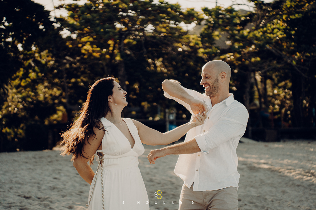 foto diferente para ensaio pré casamento praia são sebastião barra do sahy