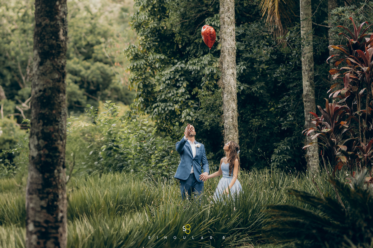Noivo entrando para a cerimônia de casamento no Rancho Santa Maria, em Mairiporã.