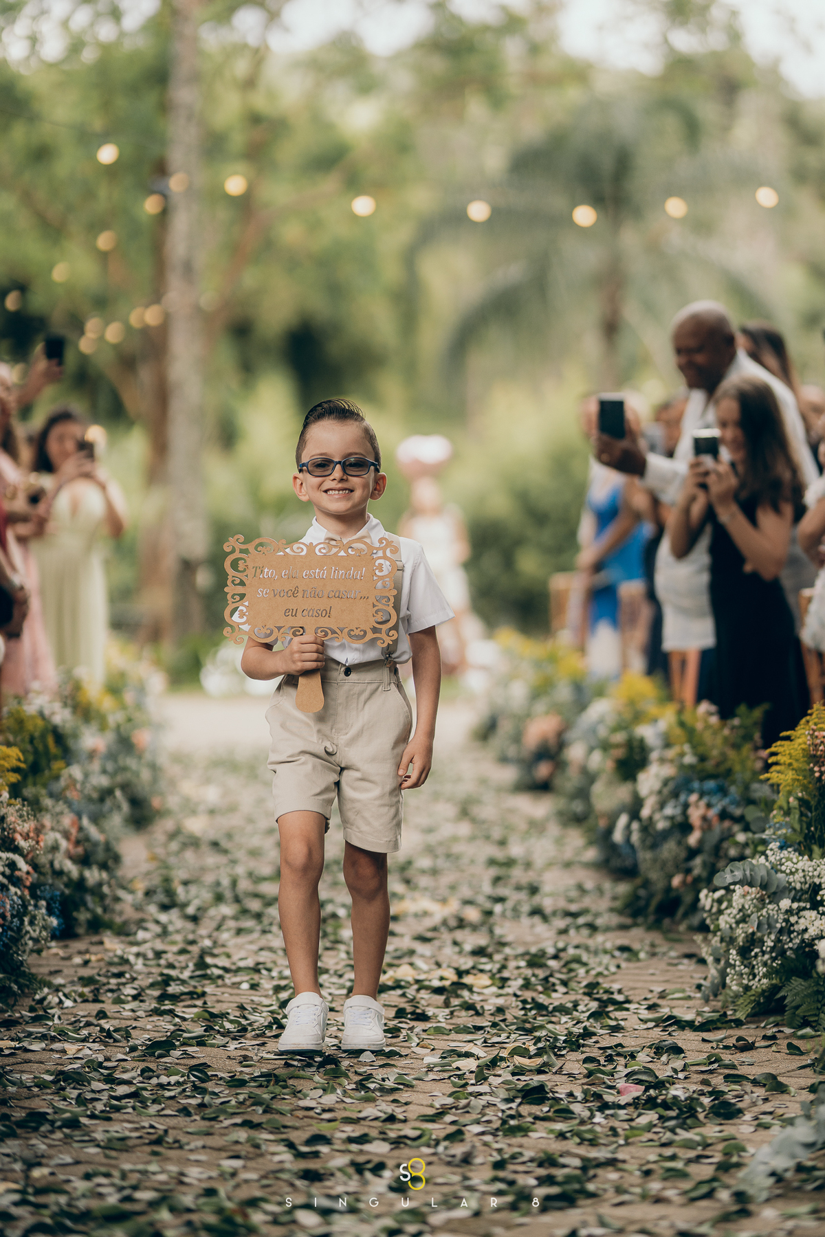 
Pajem entrando na cerimônia de casamento no Rancho Santa Maria, em Mairiporã.