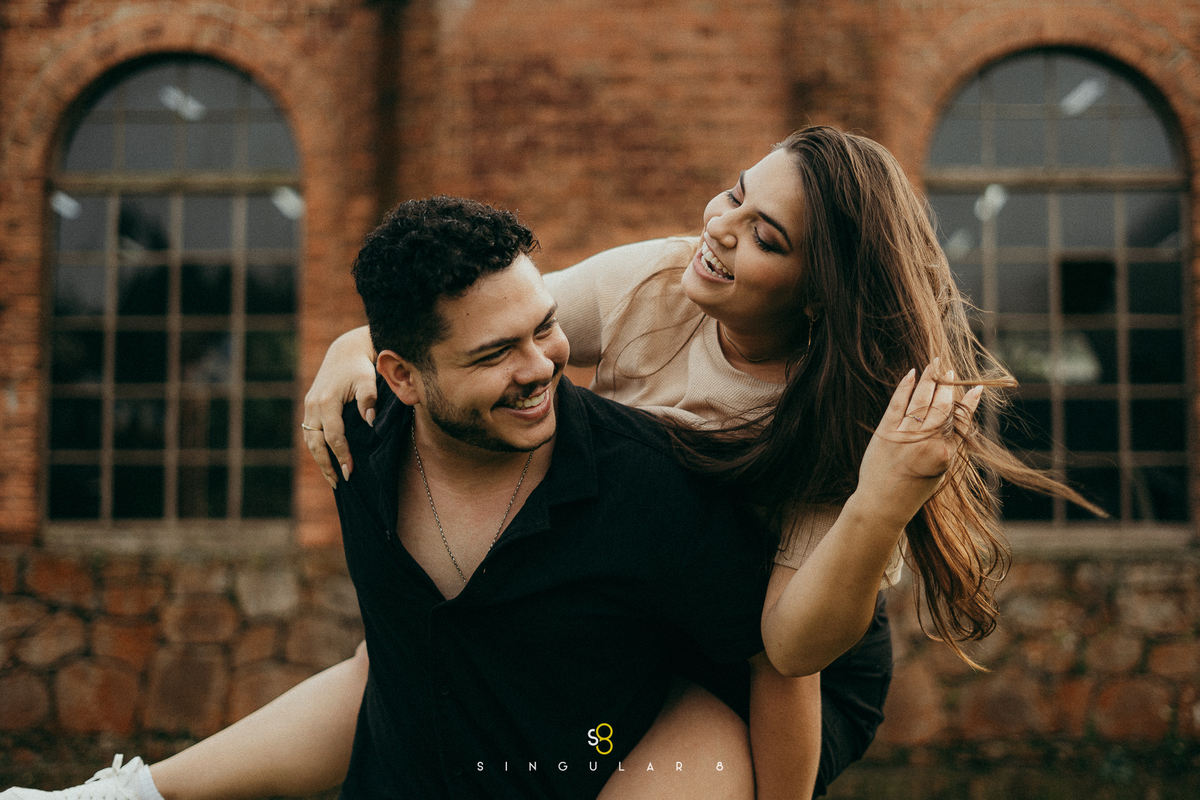 fotos divertidas para ensaio pré casamento Paranapiacaba