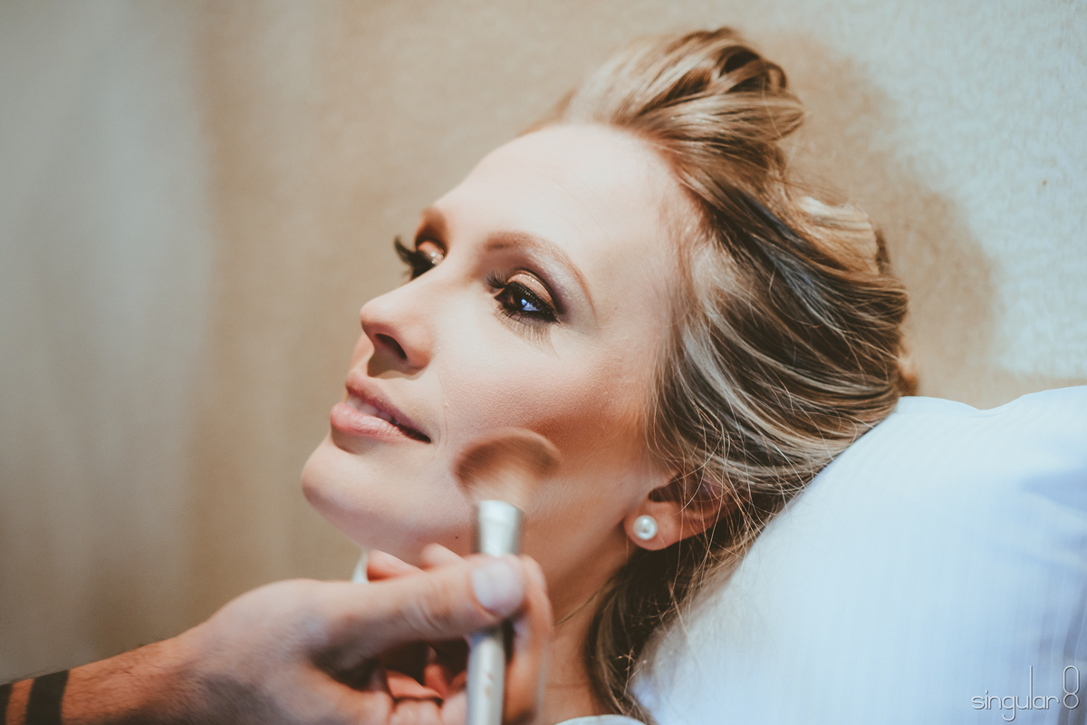 Maquiagem de noiva para casamento a noite na Capela da Puc