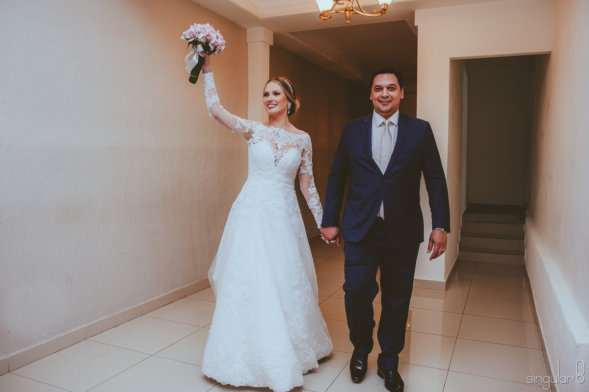 Entrada dos noivos no salão de festa Buffet Finesse Pompeia