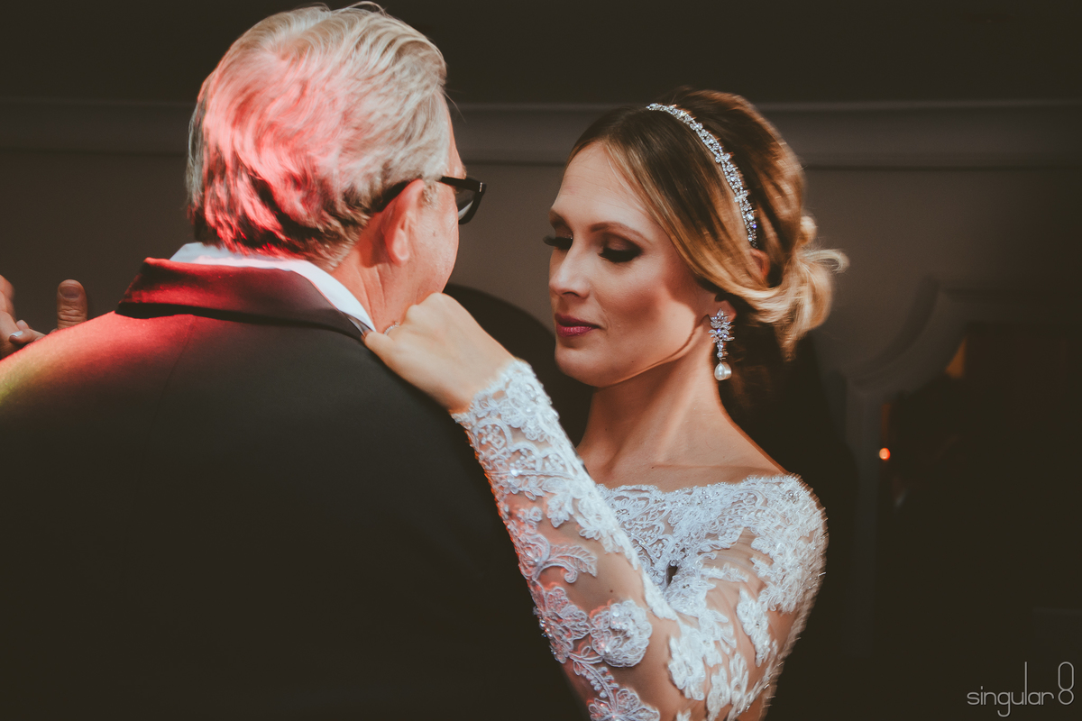 Dança da noiva com o pai no salão de festa Buffet Finesse