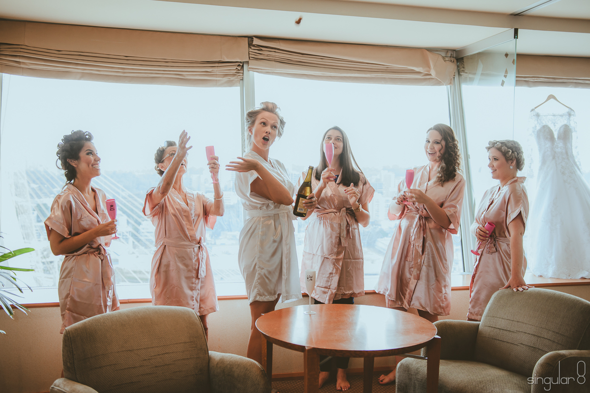 Brinde da noiva com as amigas no hotel Hilton Morumbi São Paulo
