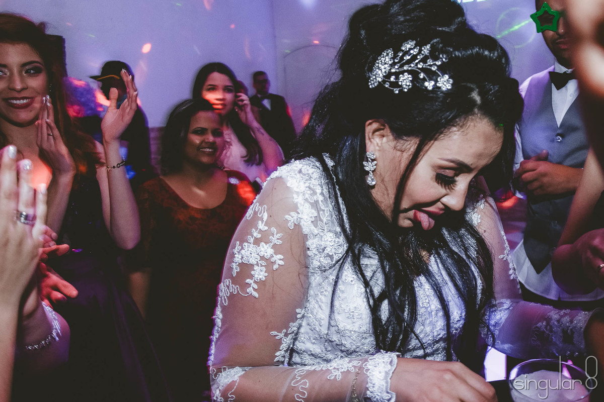 Foto de noiva se divertindo na festa de casamento em Mauá São Paulo