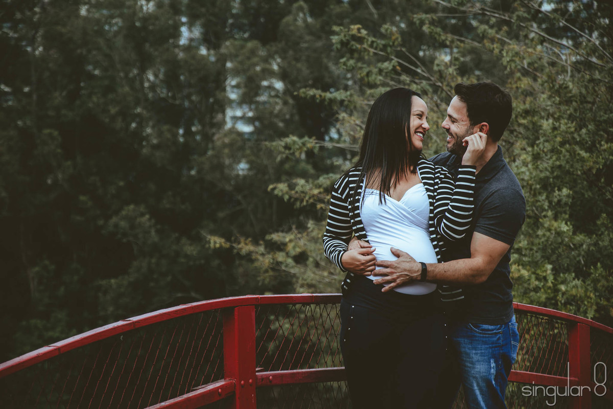 Fotografia diferente de gestante no parque centenário