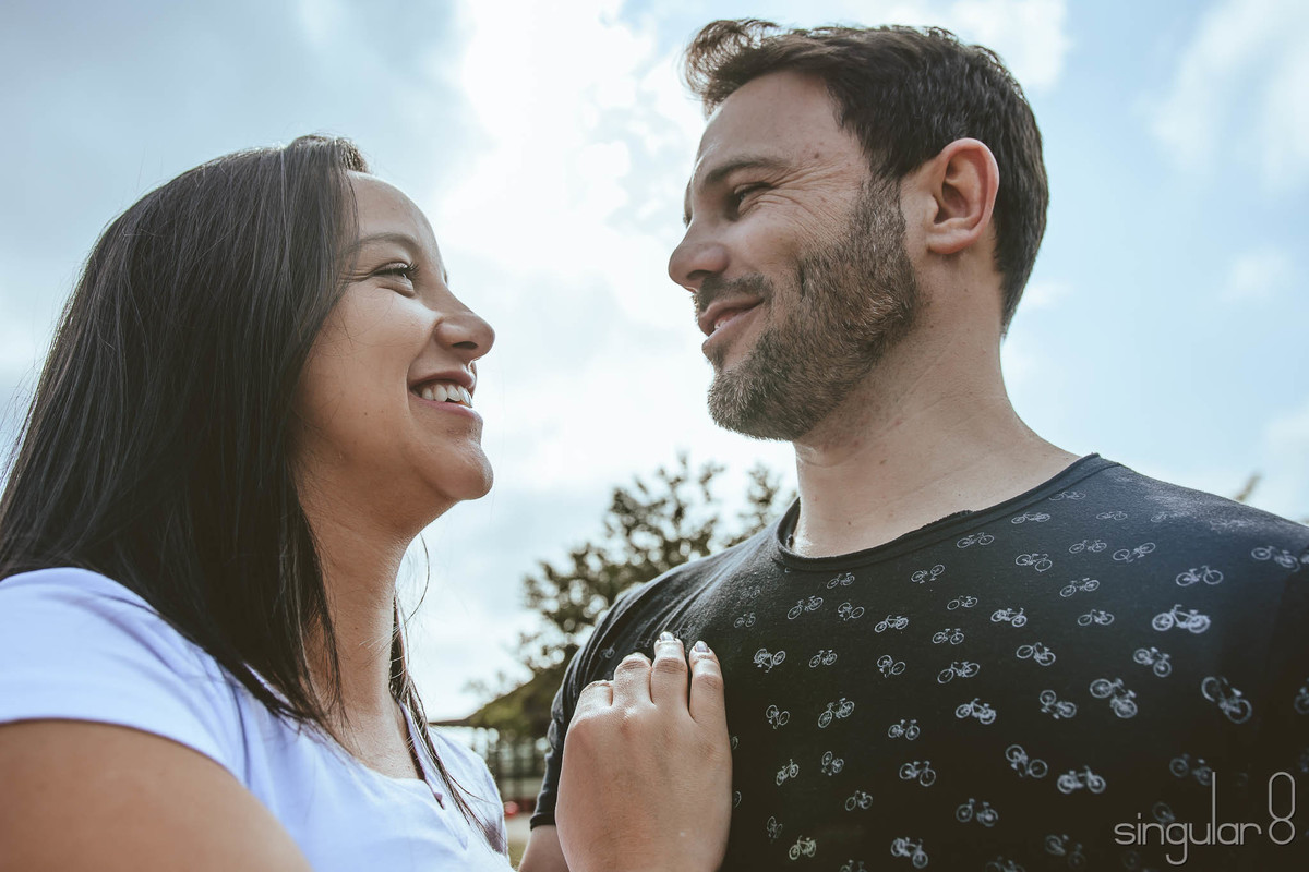 Fotografia de casal no parque de Mogi das Cruzes São Paulo