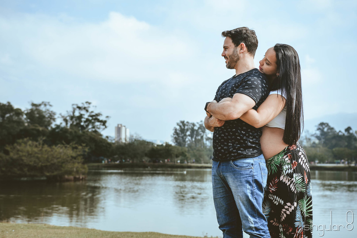 Ensaio de gestante no lado do parque centenário 