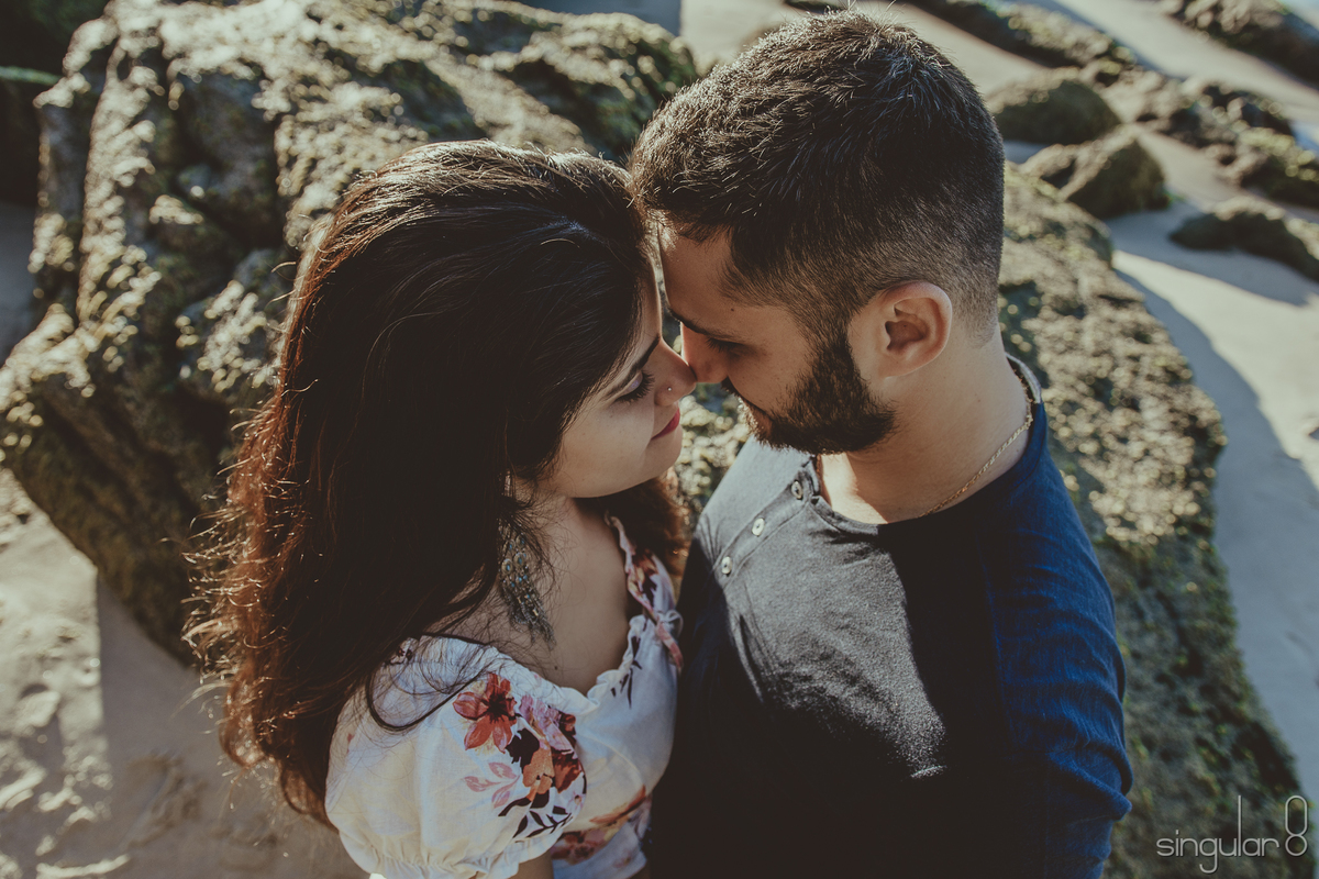 fotografia espontânea de casal na praia de santiago