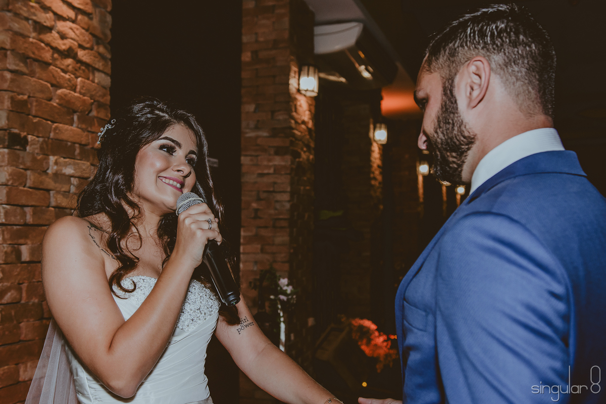 noiva falando os votos de casamento em cerimônia no buffet infantil no tatuapé